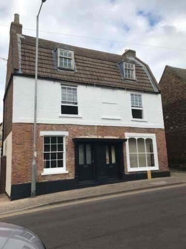 The Beehive, Ground Floor Apartment In Norfolk, No Shared Amenities Downham Market Eksteriør billede