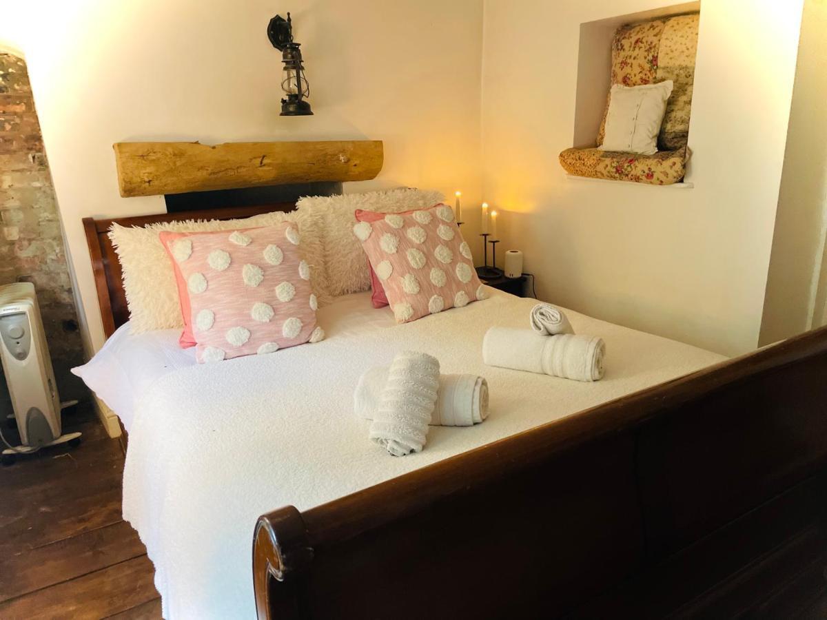 The Beehive, Ground Floor Apartment In Norfolk, No Shared Amenities Downham Market Eksteriør billede