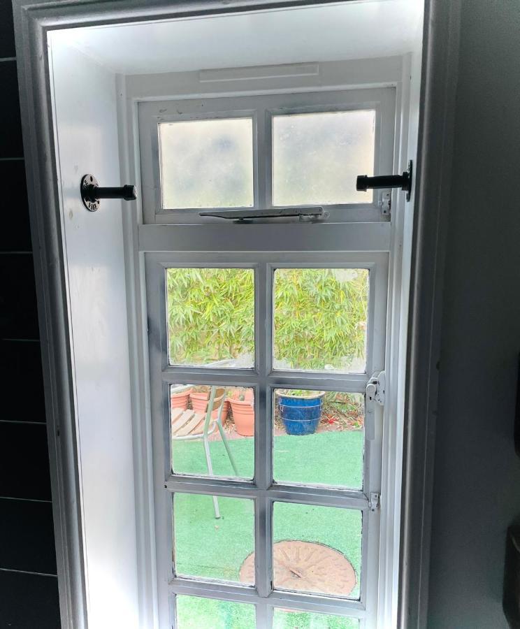 The Beehive, Ground Floor Apartment In Norfolk, No Shared Amenities Downham Market Eksteriør billede