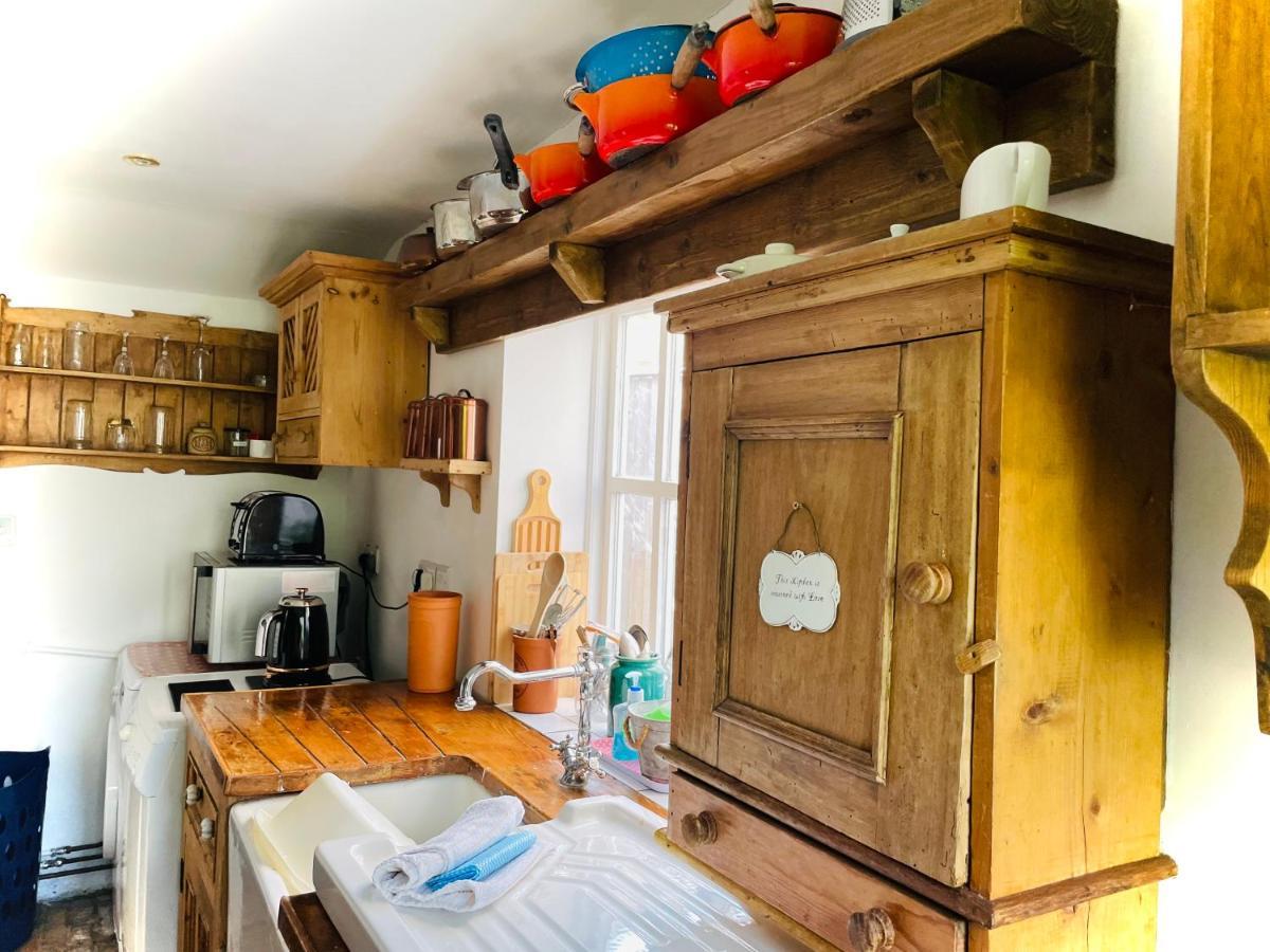 The Beehive, Ground Floor Apartment In Norfolk, No Shared Amenities Downham Market Eksteriør billede