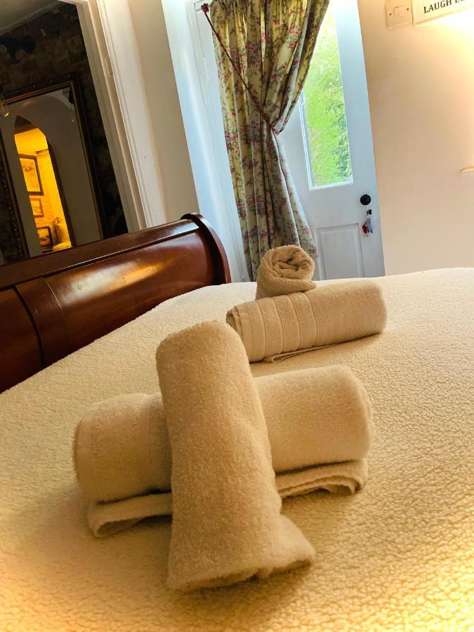 The Beehive, Ground Floor Apartment In Norfolk, No Shared Amenities Downham Market Eksteriør billede