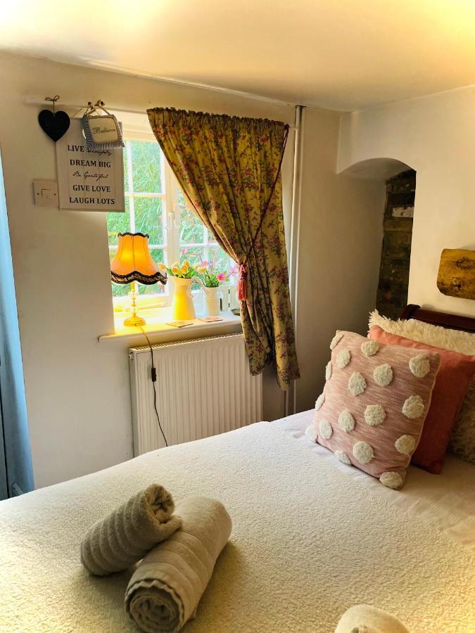 The Beehive, Ground Floor Apartment In Norfolk, No Shared Amenities Downham Market Eksteriør billede