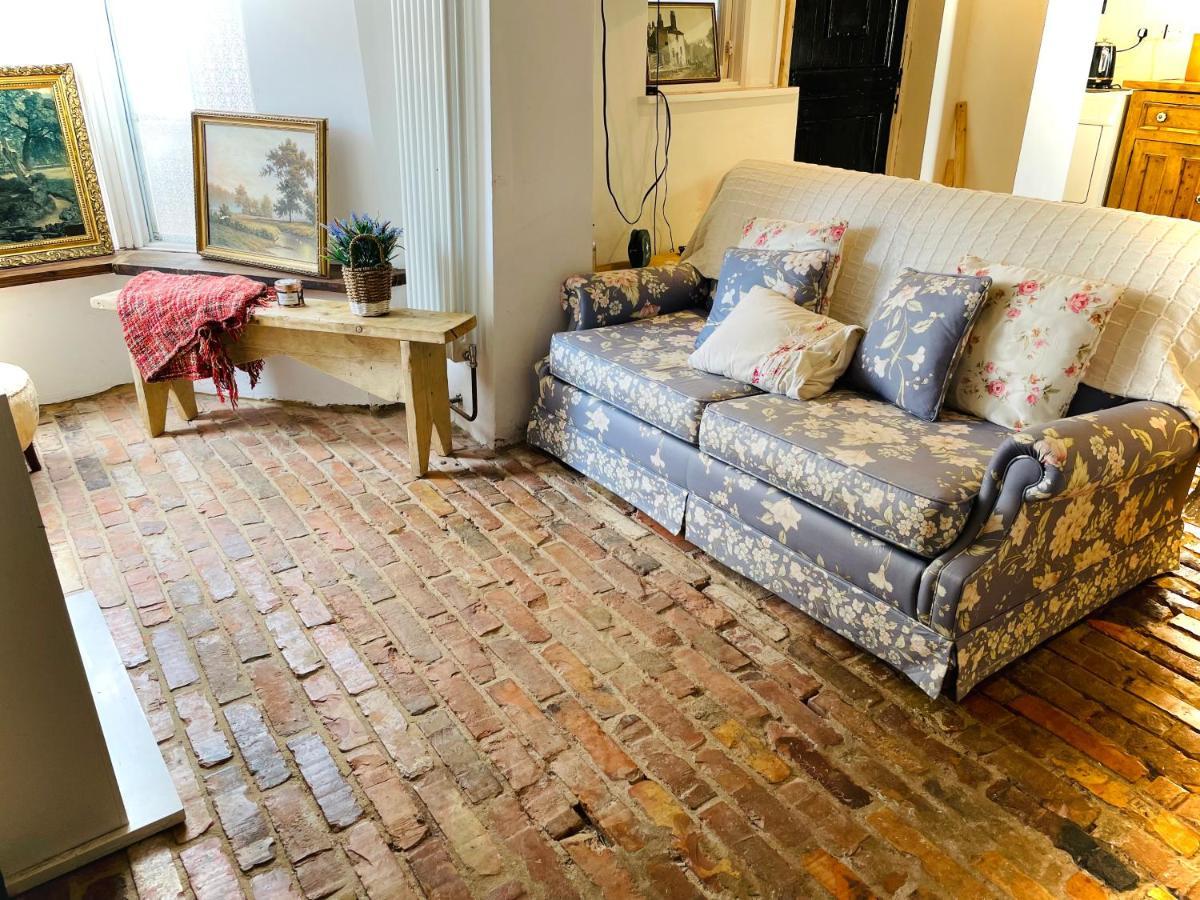 The Beehive, Ground Floor Apartment In Norfolk, No Shared Amenities Downham Market Eksteriør billede